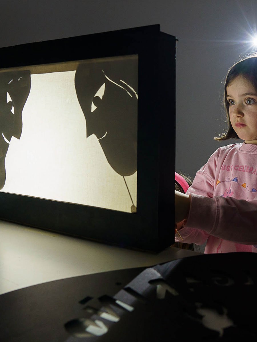 iria-fafian-taller-cine-de-sombras-2